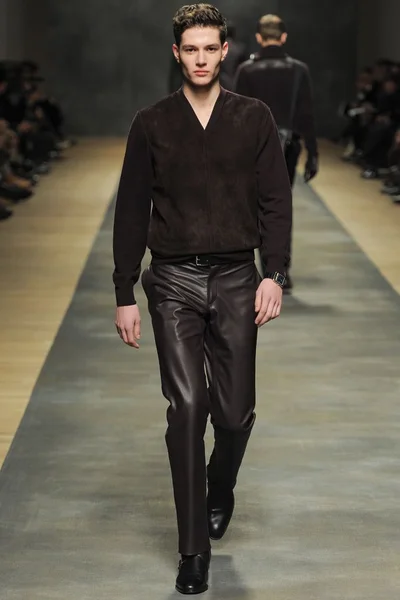 Look 23